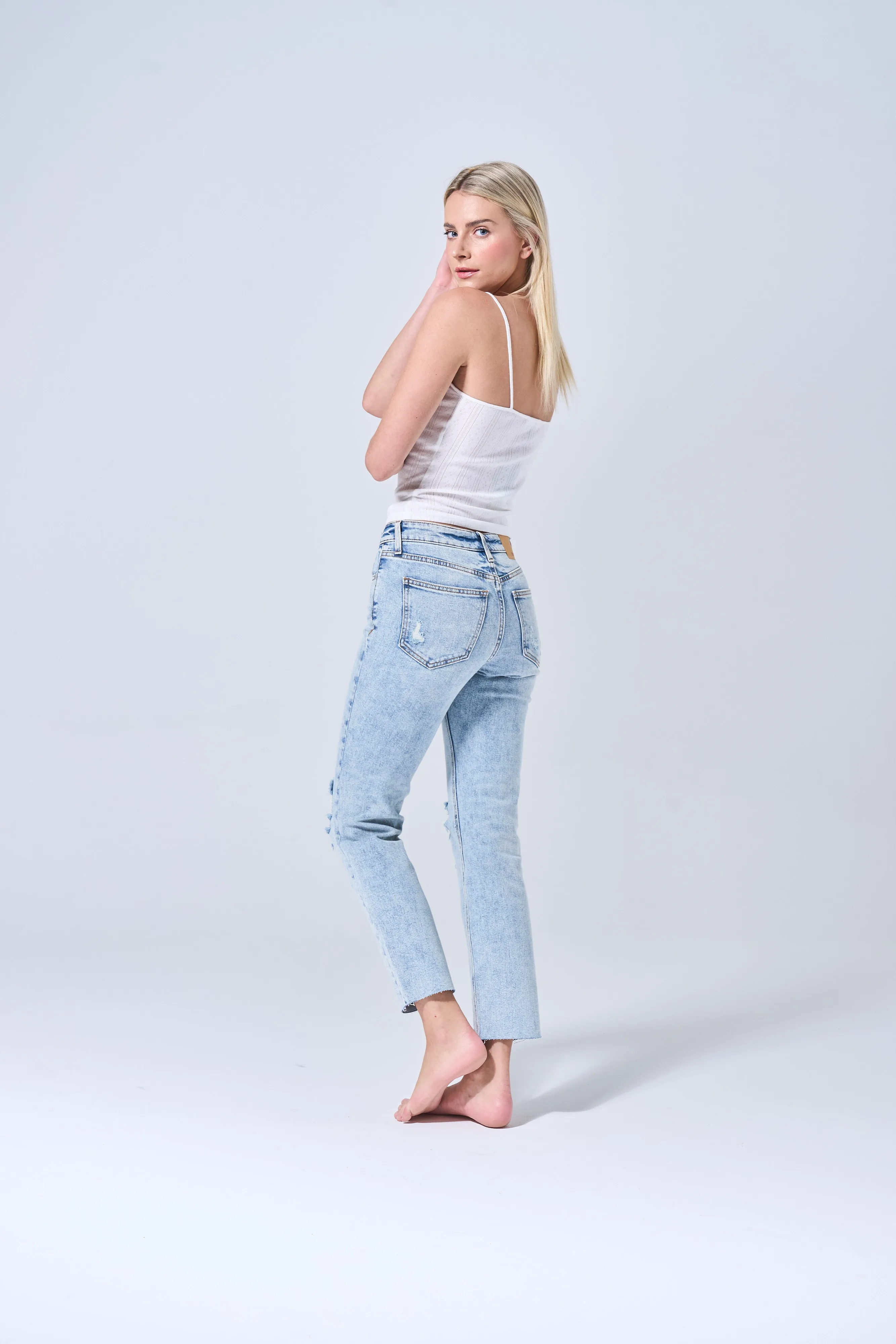 HIGH RISE COMFORT STRETCH STRAIGHT WITH KNEE RIPS / SP-P12292