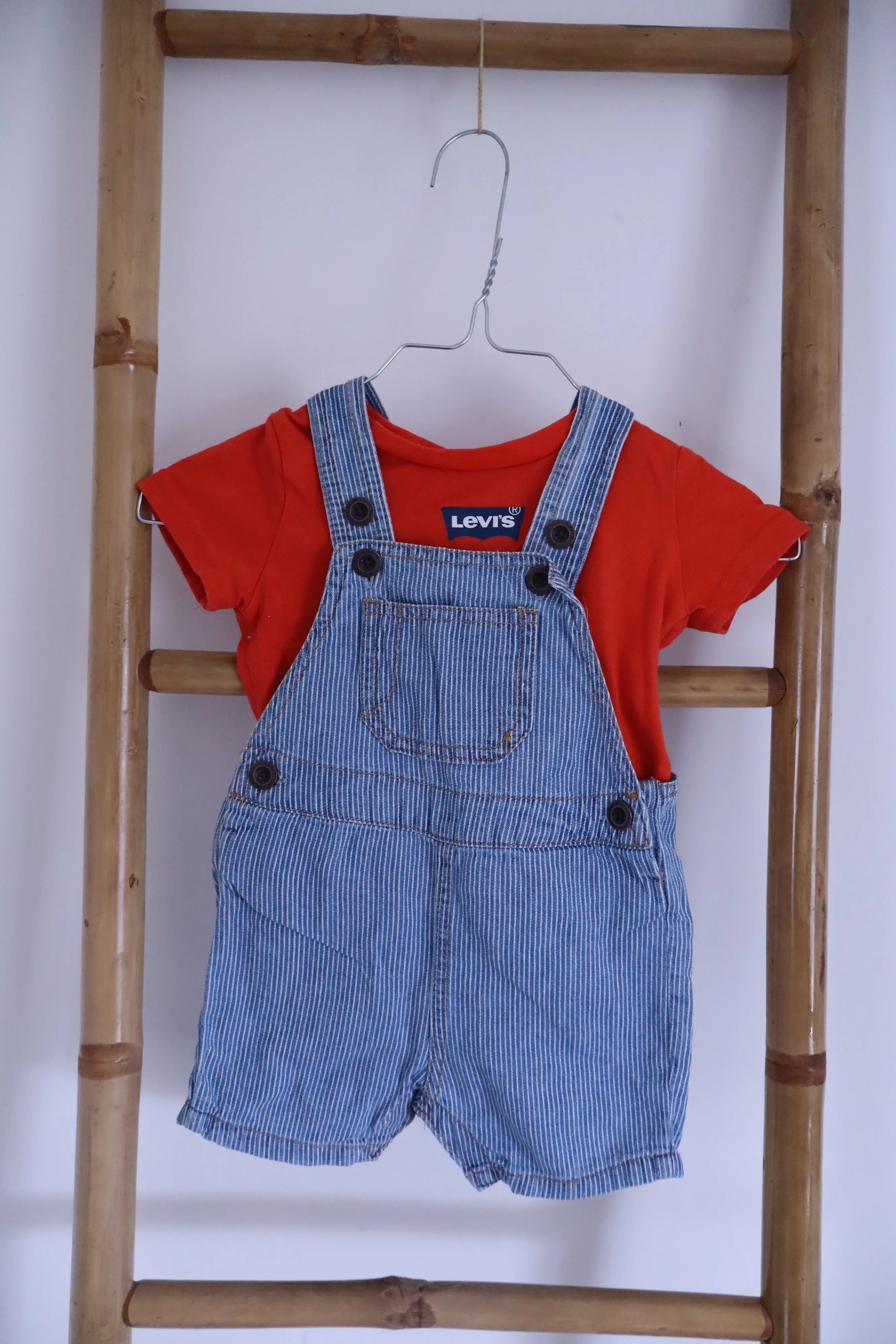 Levi's smækshorts og tee