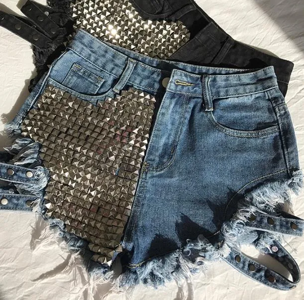 Rivet Denim Loose Shorts