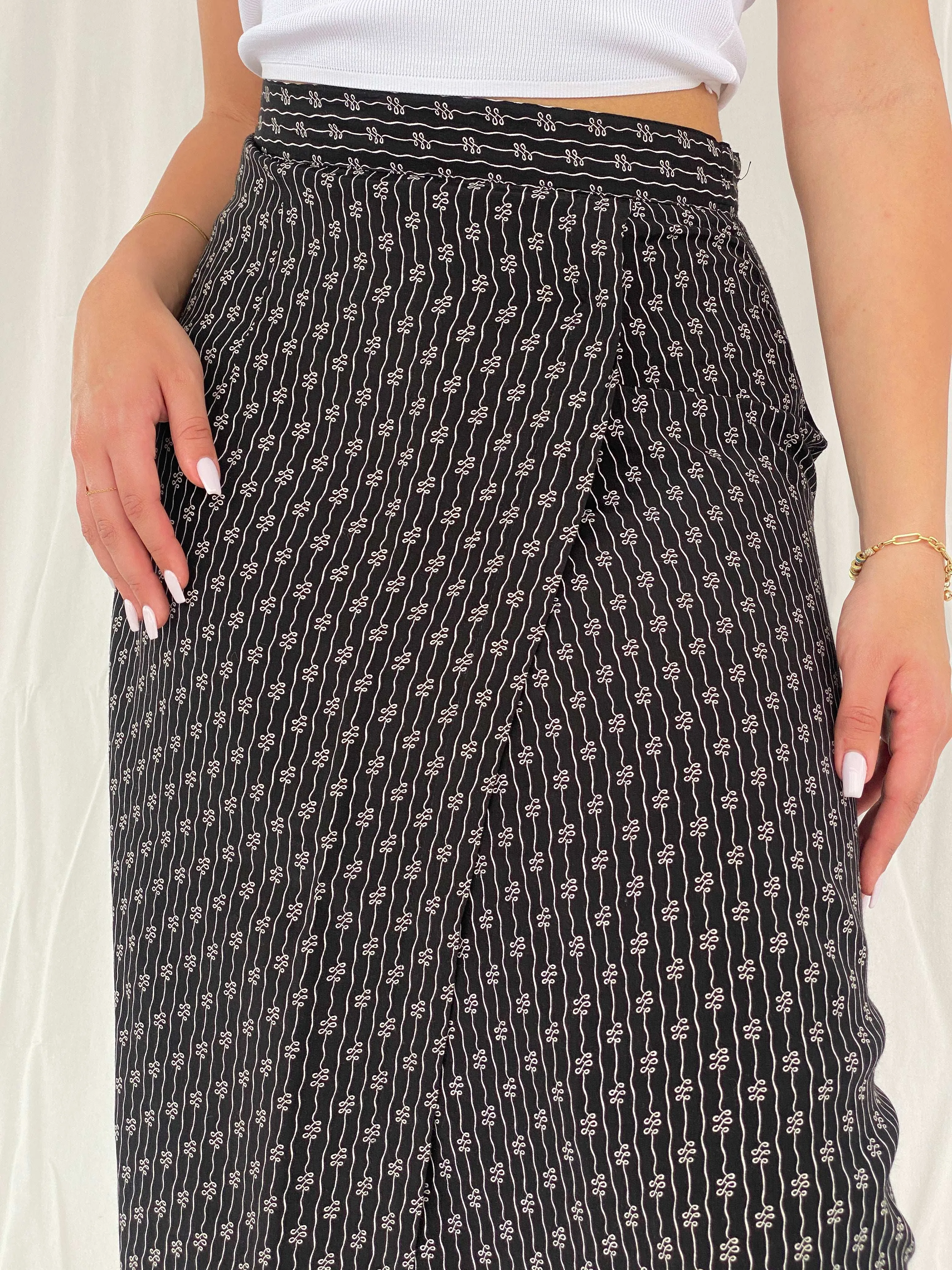 Vintage 90s Miss Etam Black Wrap Midi Skirt - Size M
